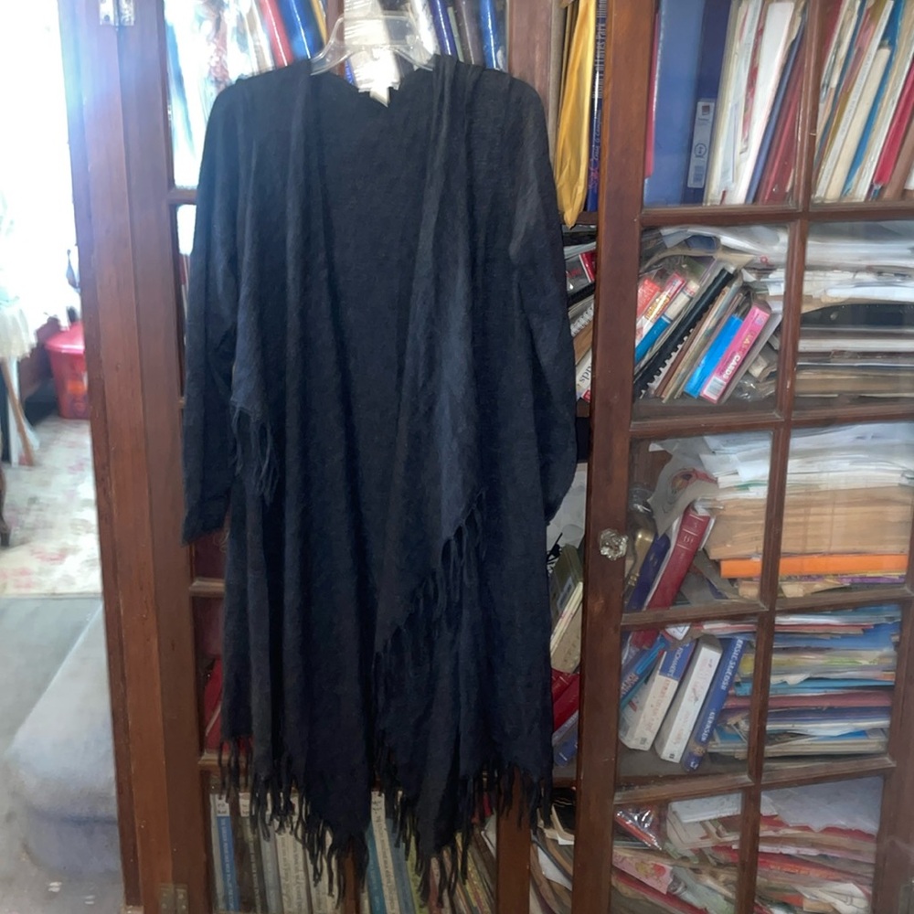 Ladies, dark gray  coat with fringe and Hood